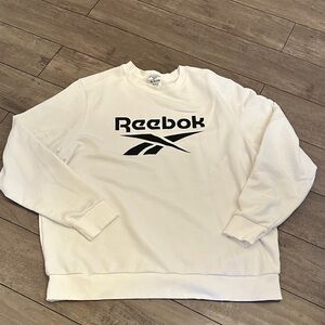 NWOT women’s 2XL Reebok crewneck white and black